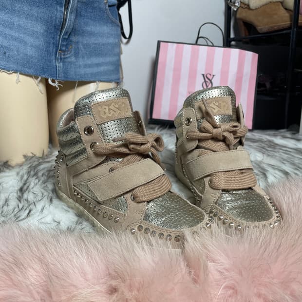 Ash 아쉬 골드 메탈릭 스터드 스니커즈