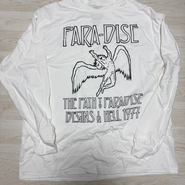 paradise nyc 롱슬리브 팝니다