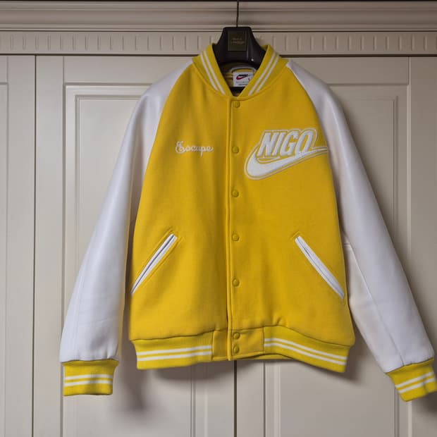 [L]나이키 x 니고 바시티 자켓 스피드 옐로우