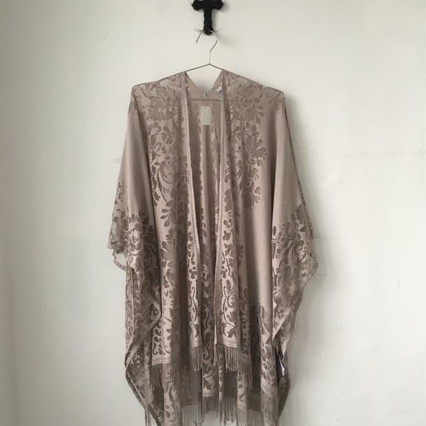 Fringe ornament pattern cape