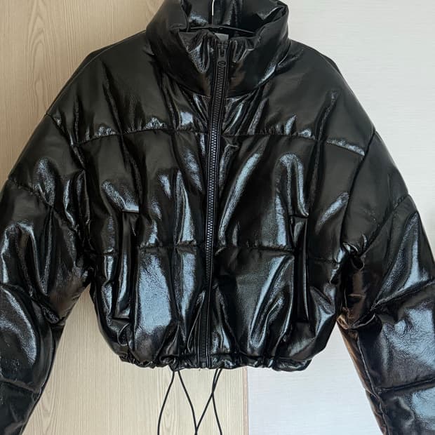 H&m 애나멜 하이그로시 패딩