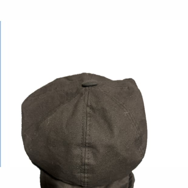 Black newsboy cap