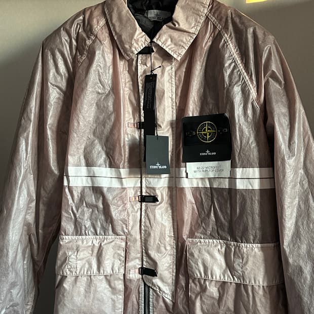 스톤아일랜드 82/22 40주년 마이크로 패딩 22fw 새상품