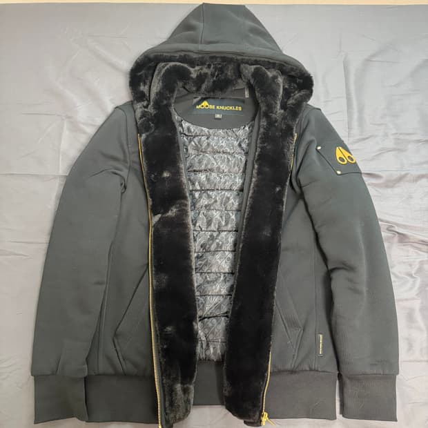 [새상품급.정품] 무스너클 금장 버니스웨터 M