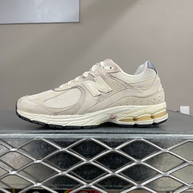 뉴발란스 2002R 베이지 260