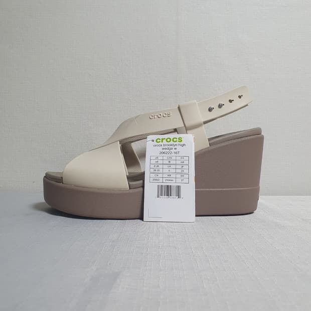 크록스 브루클린 하이 웨지 샌들 스터코 머슈룸 250mm
