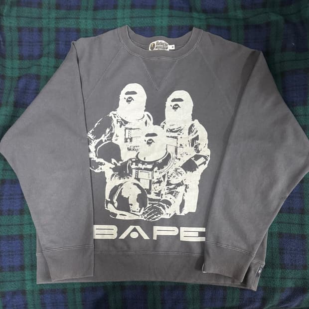 베이프 맨투맨 M 차콜