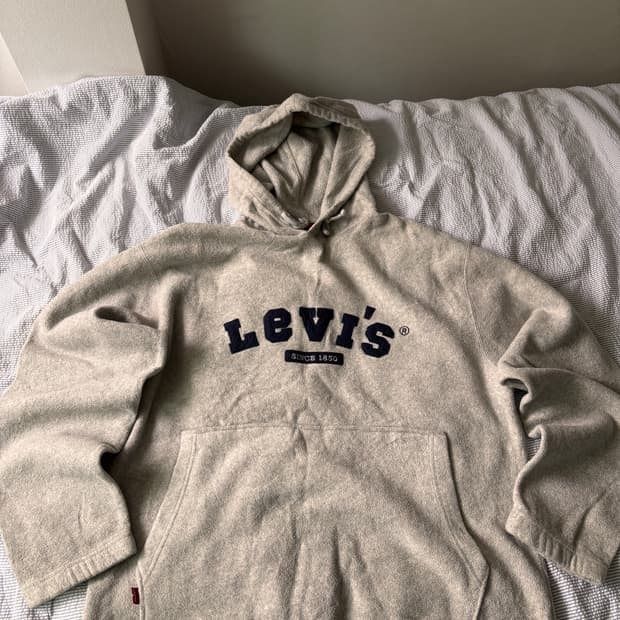 Levi’s 빈티지 후리스 후드티 – Red Tab의 2000s 아카이브