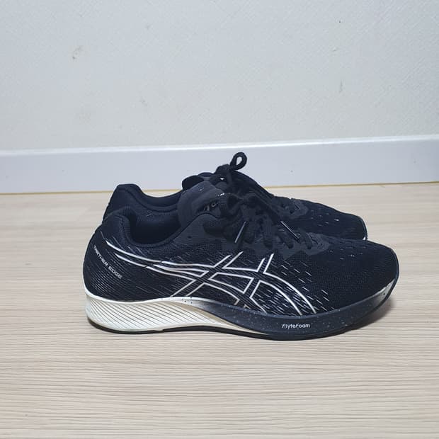 아식스 Trither Edge 블랙 런닝화 260