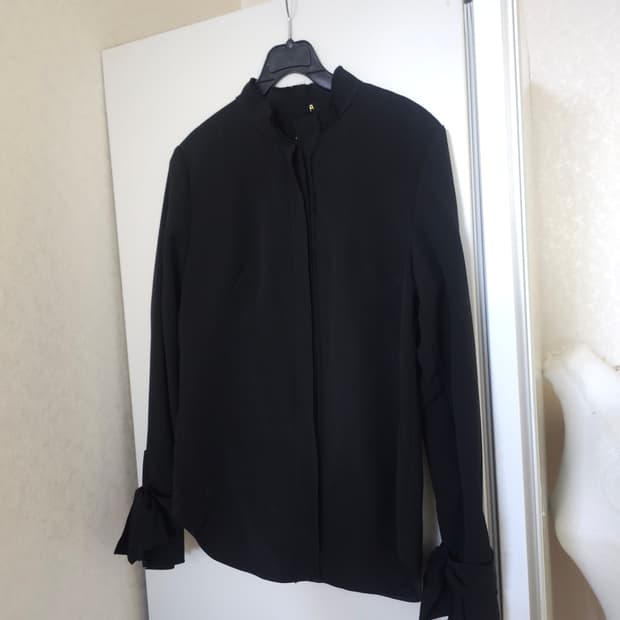 새상품)미샤 실크배색 차이나넥 블라우스