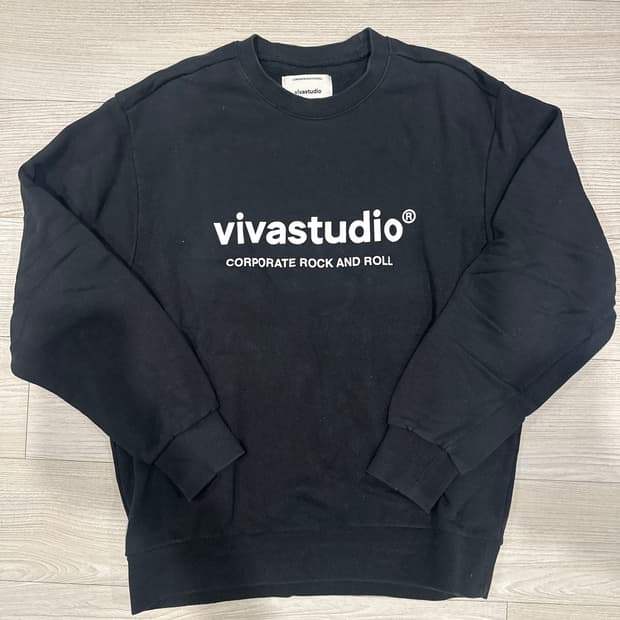 비바스튜디오 맨투맨