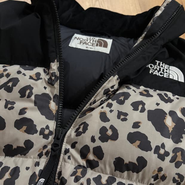 레오파드 노스페이스 패딩 