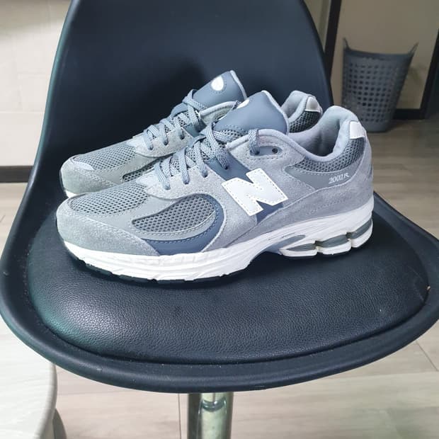 뉴발란스 235