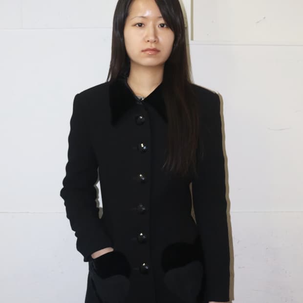 발렌티노 Miss v 80s 하트 포켓 디테일 벨벳 카라 자켓