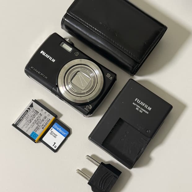 후지필름 파인픽스 F100 빈티지 디카 디지털카메라 블랙