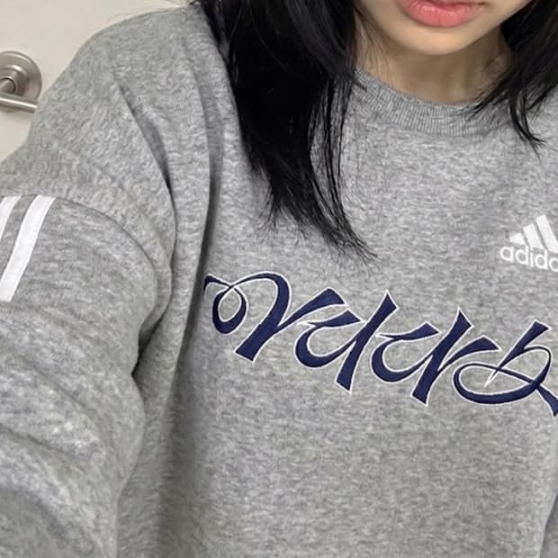 아디다스 한글 크루넥 고샤맛 오버핏 그레이 맨투맨