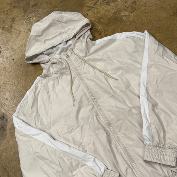 나이키 아이보리 베이지 바람막이 