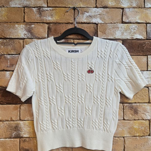 상태최상)키르시 체리 자수 케이블 니트 아이보리