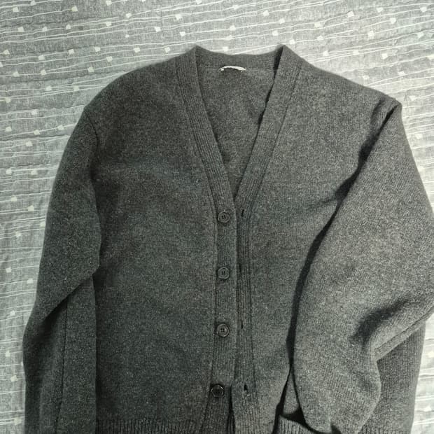 인더로우 챠콜 딥그레이 가디건 2