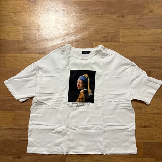 LUCY ”진주귀걸이를 한 소녀 반팔