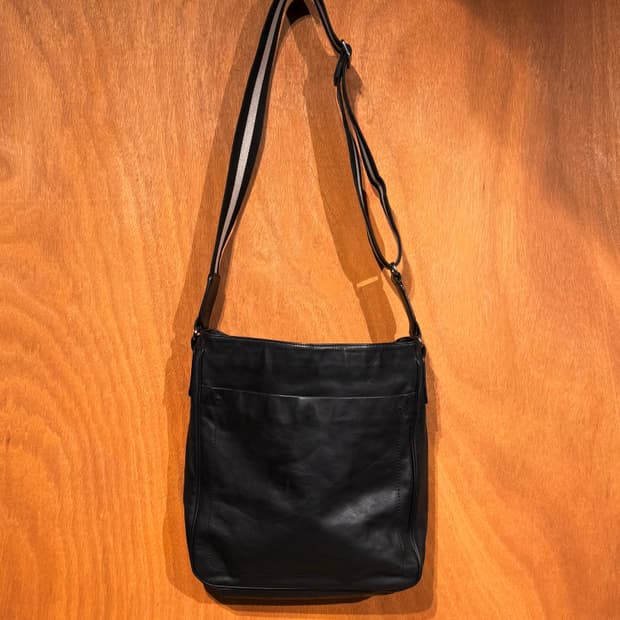 BALLY 발리 카우레더 크로스백