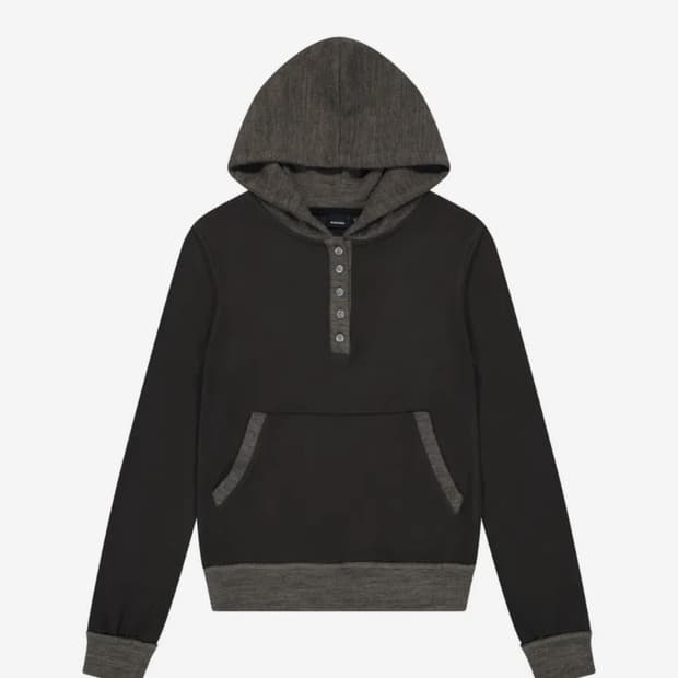 아캄 Contrast Logo Button Hoodie