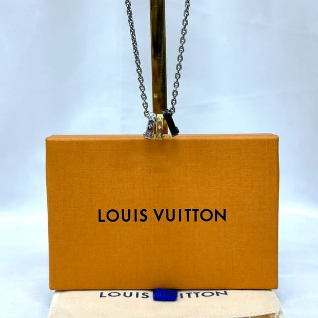 루이비통 모노그램 볼드 네클리스