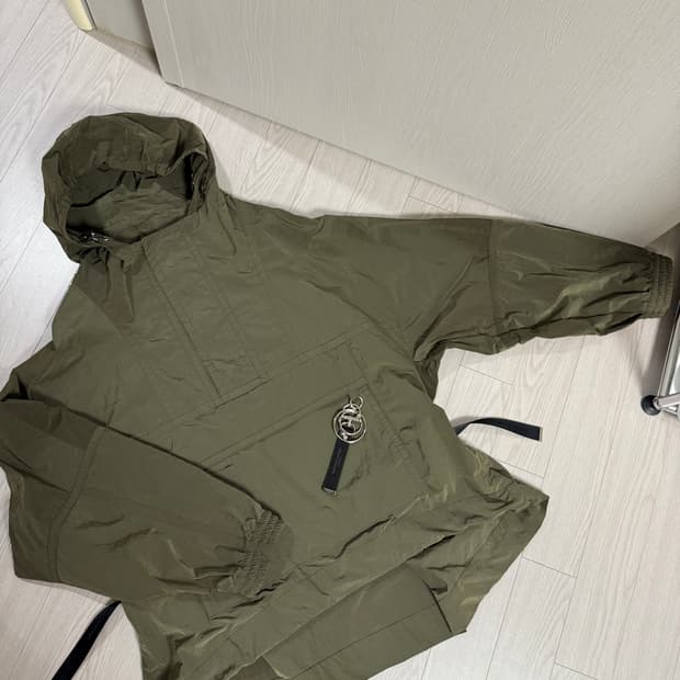 [46] 우영미 21ss 아노락 카키 색상