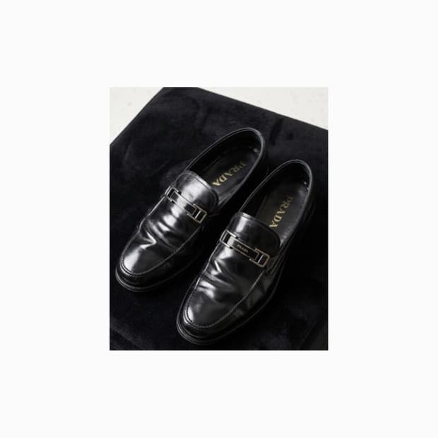 프라다 남성 레더로퍼 275