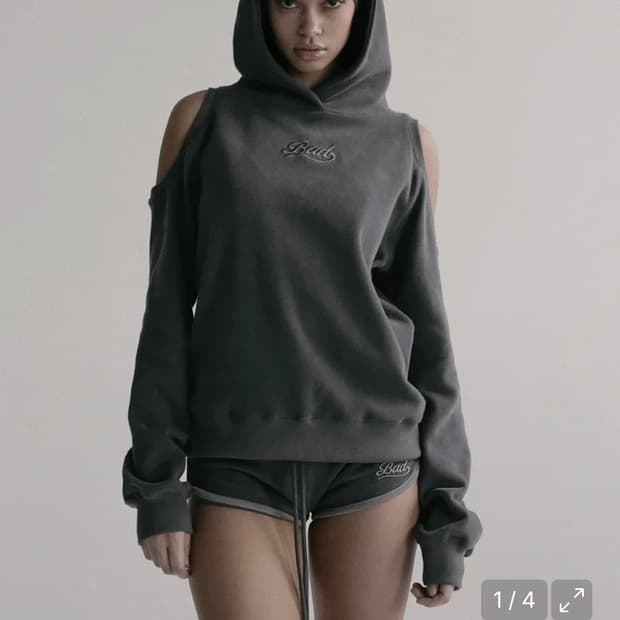 배드블러드 비욘드 소프트 컷아웃 후드티