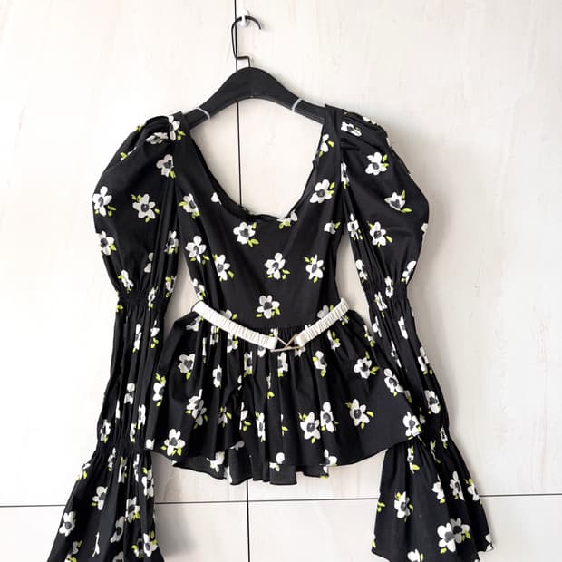 새상품 컨디션Caroline Constas 플로럴 블라우스 made in