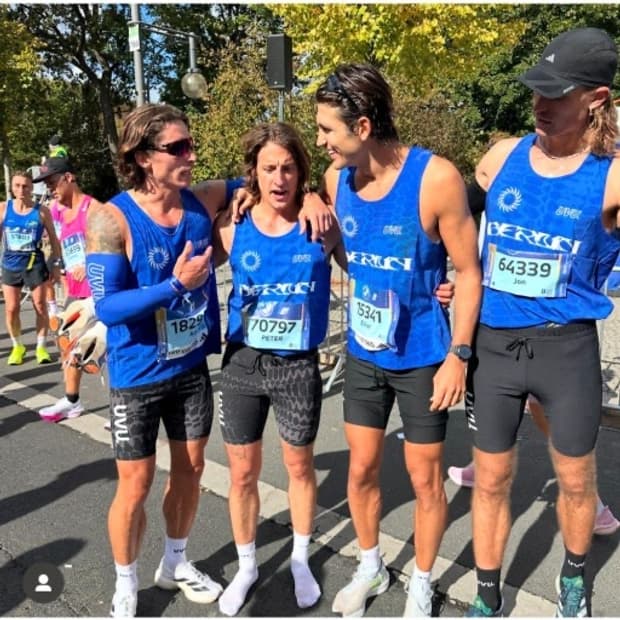 [M] UVU베를린 싱글렛