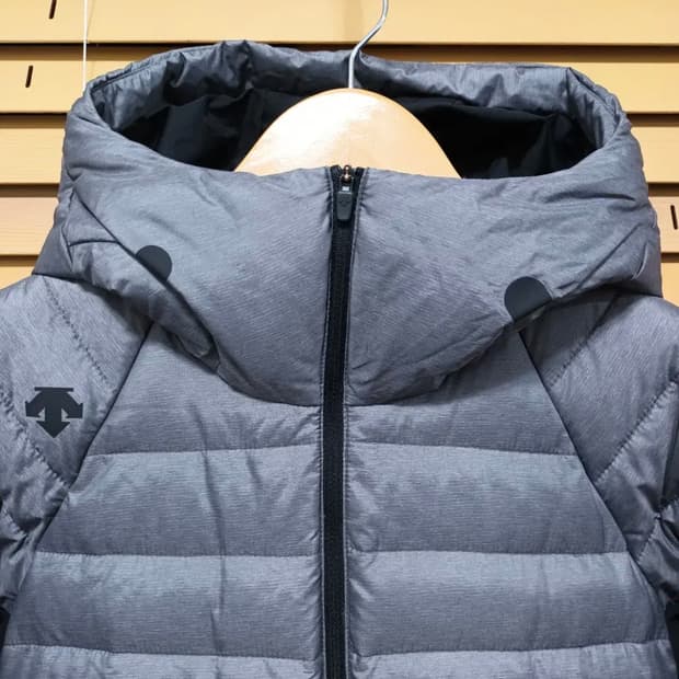 데상트 여성 그레이 경량구스다운점퍼 90사이즈