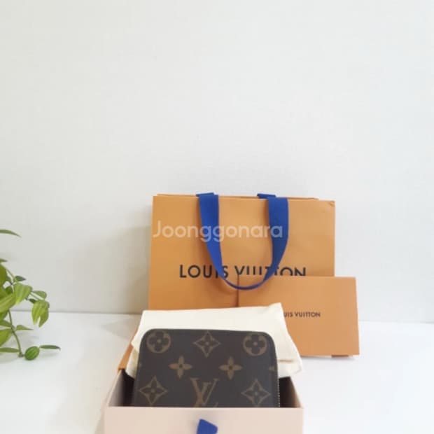 뤼이비통모노그램월릿지퍼 코인퍼스 새상품