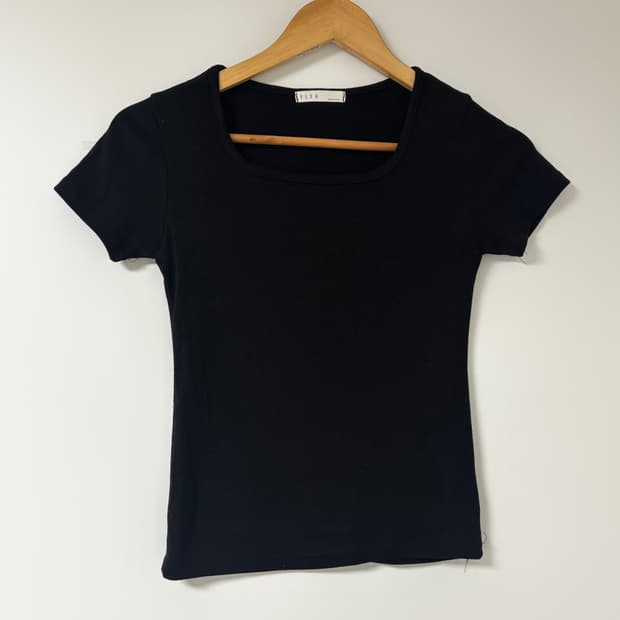 스퀘어 반팔 티셔츠