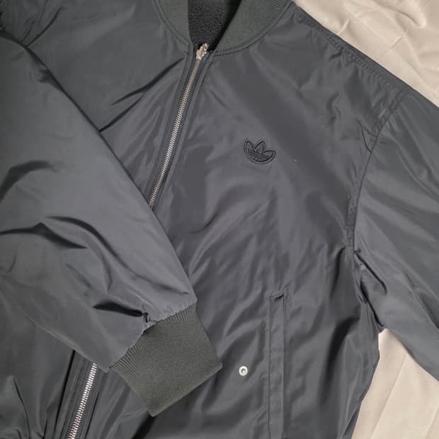 아디다스 리버시블 봄버 자켓 m사이즈 거의 새상품