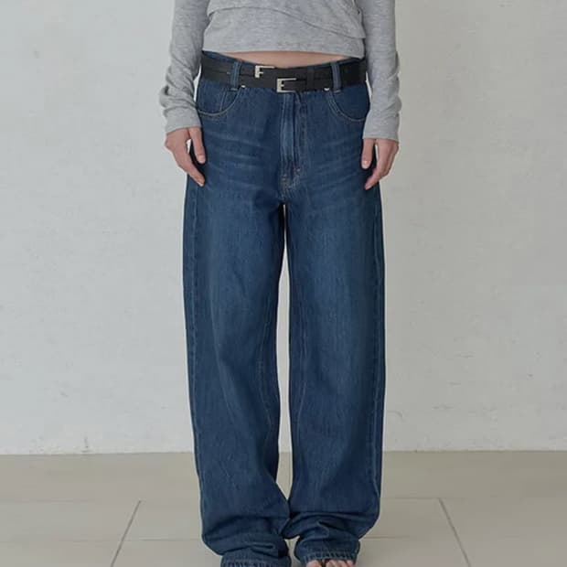 [에센셜] 릴렉스드 세미 배기 진 - 블루