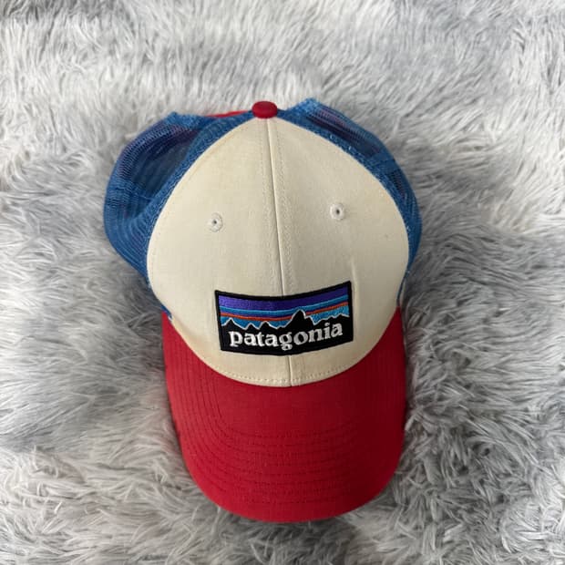 파타고니아 P-6 로고 트러커캡 
