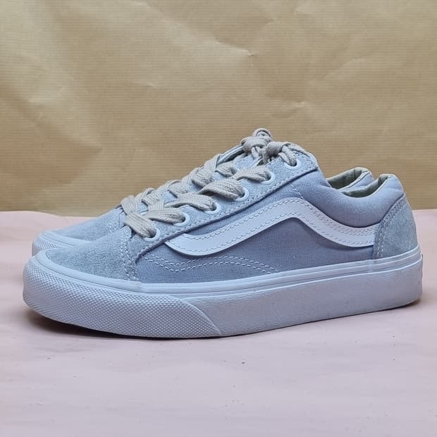 반스 스타일36 그레이 스니커즈 225