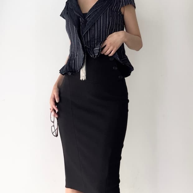 Button crossed midi skirt / black