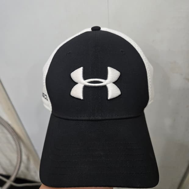 UNDER ARMOUR golf 언더아머 골프 볼캡 모자 !