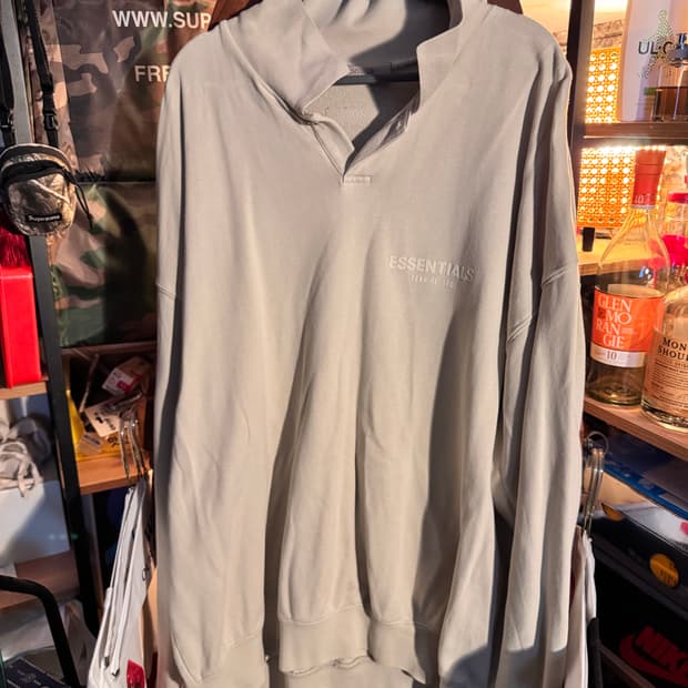 L 피어 오브 갓 에센셜 롱슬리브 폴로 위트