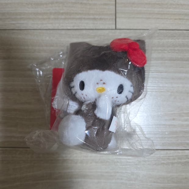 몬치치 헬로키티 키링 새상품