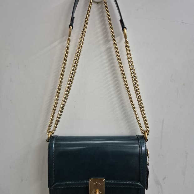 코치(Coach) 허튼 숄더백