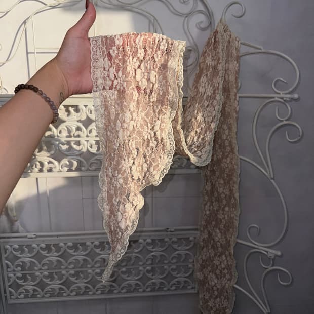 Indi pink floral lace scarf