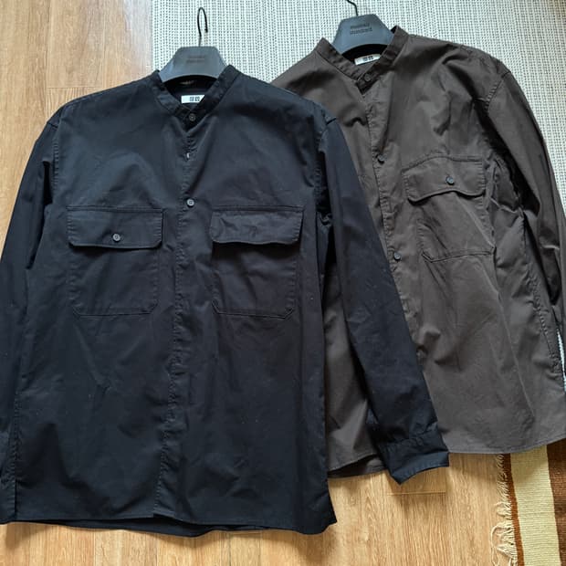 유니클로 u 셔츠 2종 블랙. 브라운