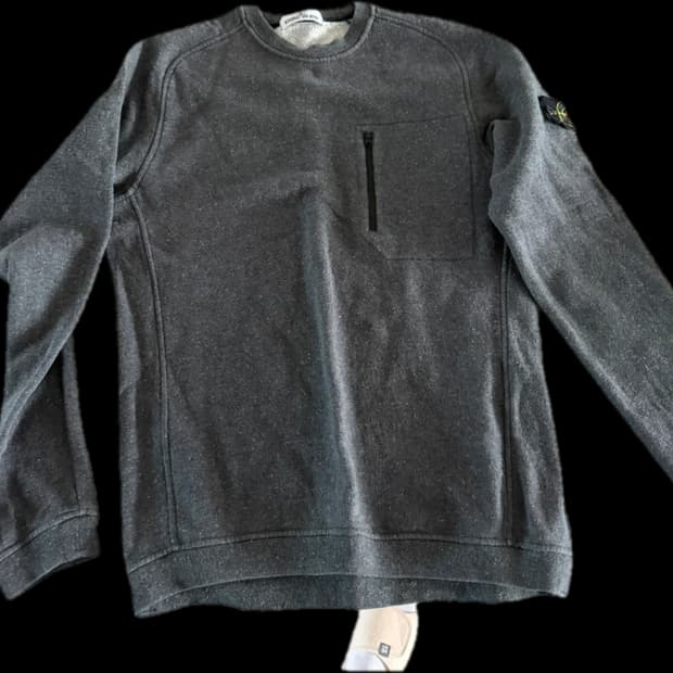 스톤아일랜드 전면부 지퍼 맨투맨