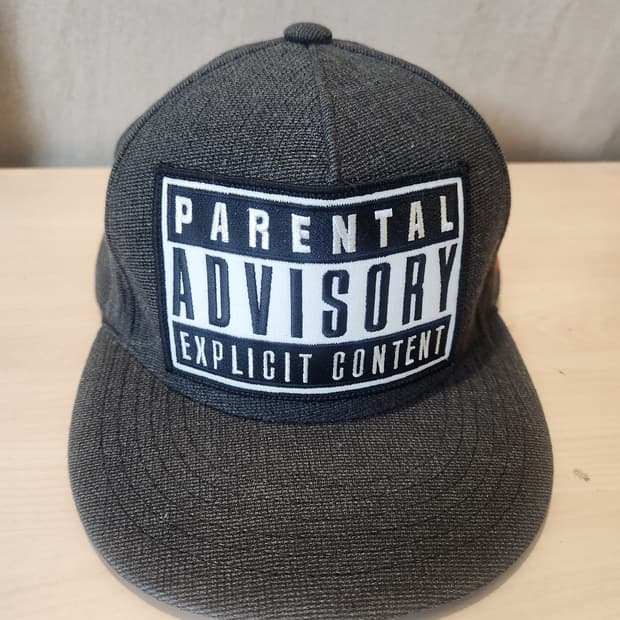 "PREMIER 스냅백 🧢 Parental Advisory 힙스터 감성