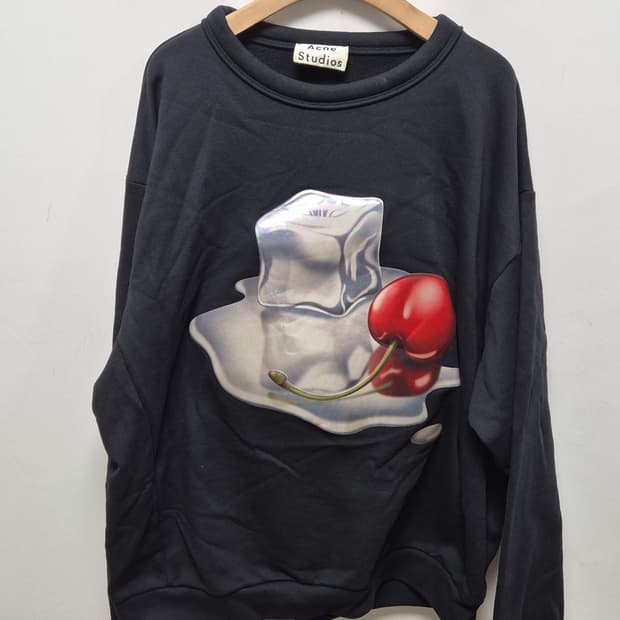 아크네스튜디오 체리&아이스큐브 맨투맨