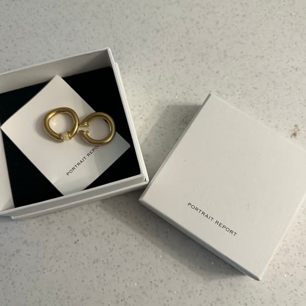 포트레이트 리포트 이어커프